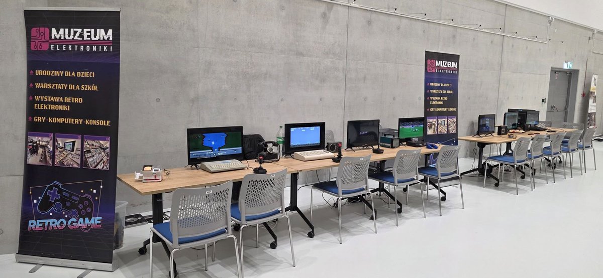 KGPiAK's tweet photo. Laboratorium Cyfrowego Dziedzictwa Kulturowego #LaboCDeK @UR_WISiG  @UR_Krakow włączyło się w przygotowanie interaktywnej przestrzeni #retrogaming #retrocomputing podczas Festiwalu Innowacji, który odbył się w dniach 28–29.11.2025 w @cogiteon 👉 https://t.co/ZfqY5z83w5 https://t.co/gD7JjzLbyu