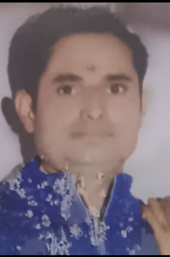 • धौलपुर, राजस्थान के BLO अनुज गर्ग

• बिजनौर, यूपी में BLO शोभा रानी

• मुरादाबाद, यूपी के BLO सर्वेश सिंह

पिछले 24 घंटों में इन सबकी मौत हो गई 

पहली बार वोटर लिस्ट बनाने के लिए लोगों की हत्या की जा रही है