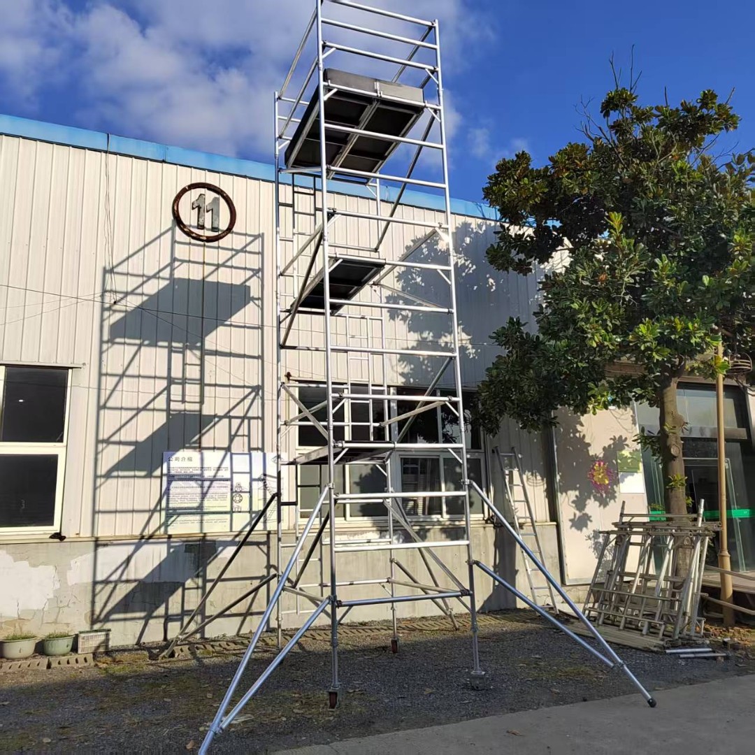 unitechscaff's tweet image. Save Time, Space &amp;amp; Money 
This isn’t just a scaffold—it’s a cost-smart investment.  
Foldable design fits in standard vans (no storage hassle), reusable across projects. UTM’s global support ships spares fast, no delays.  
#Scaffold #AluminumScaffolding #ConstructionTools
