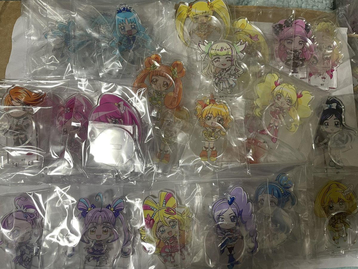 昨日、プリキュアプリティストアの500pt景品のでお好きなミニアクリル