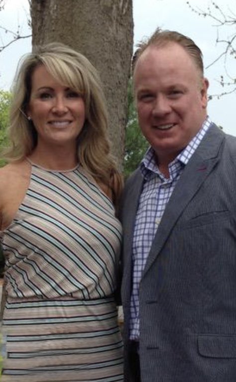 DocCreque's tweet image. 🚨BREAKING🚨:
Sources say Coach Mark Stoops’ Agent is set to receive $18.5 million in his deal to end his contract as the Head Coach of @UKFootball Stoops is calling the payout to his Agent “Alimony”.