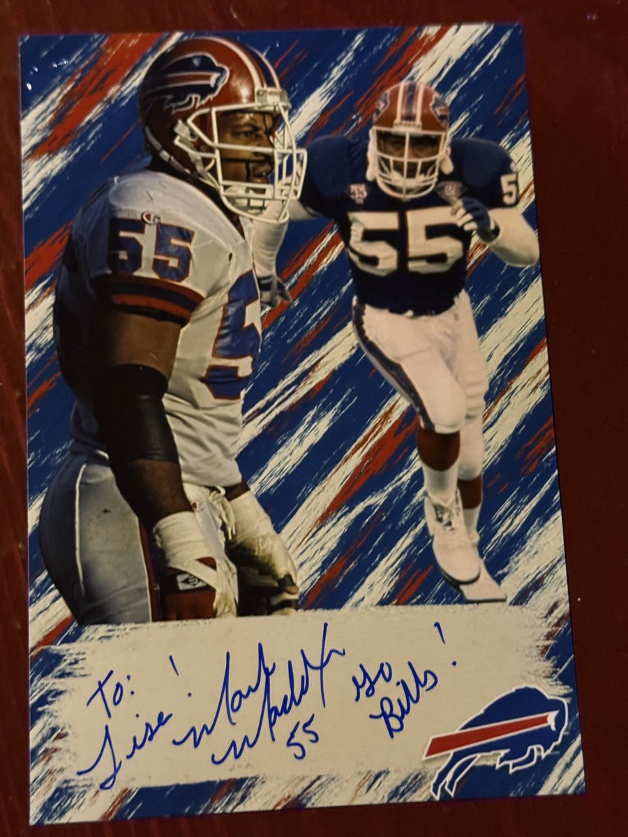 InEscrow's tweet image. Sunday FunDay and a Buffalo Bills win! Met @MarkMaddox55 today and won a Willis McGahee Jersey!  Cheers!! #BillsMafia #GoBills
