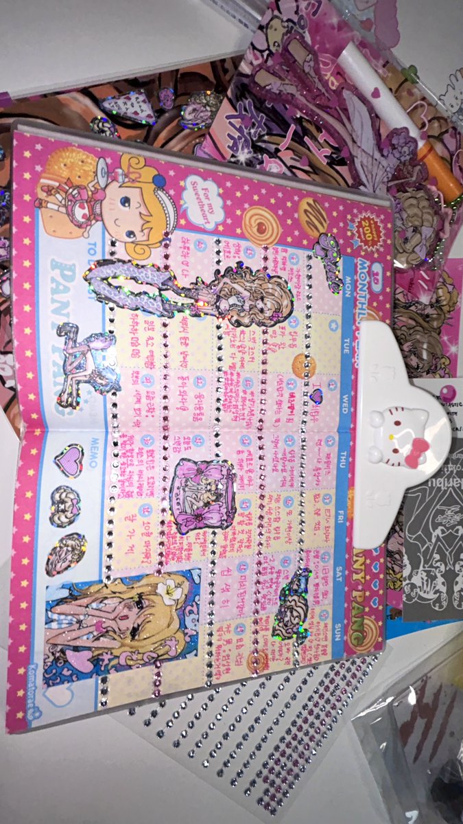 kekimeltdown's tweet image. 💅🏿👩🏻‍❤️‍💋‍👩🏻