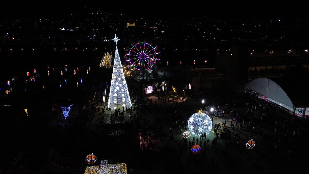 RDOaxaca's tweet photo. 🎄✨ Oaxaca arranca la Navidad con un fiestón para 20 mil personas en el Parque Primavera ✨🎆

#Oaxaca #FestivalNavideño #PrimaveraOaxaqueña #Navidad2025 #OaxacaBrilla #AmbienteFamiliar #FiestaDecembrina #OaxacaEsMágica

https://t.co/Lv3JfkApR7 https://t.co/k4j5yAwlwV