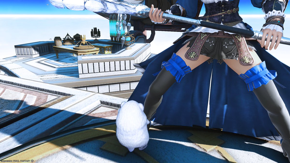 Dead_Hermit's tweet image. これはエイナルさん（鮭とばさん）の足にしがみつくシンビーバーと「わあ～たか～い」しているシンビーバー