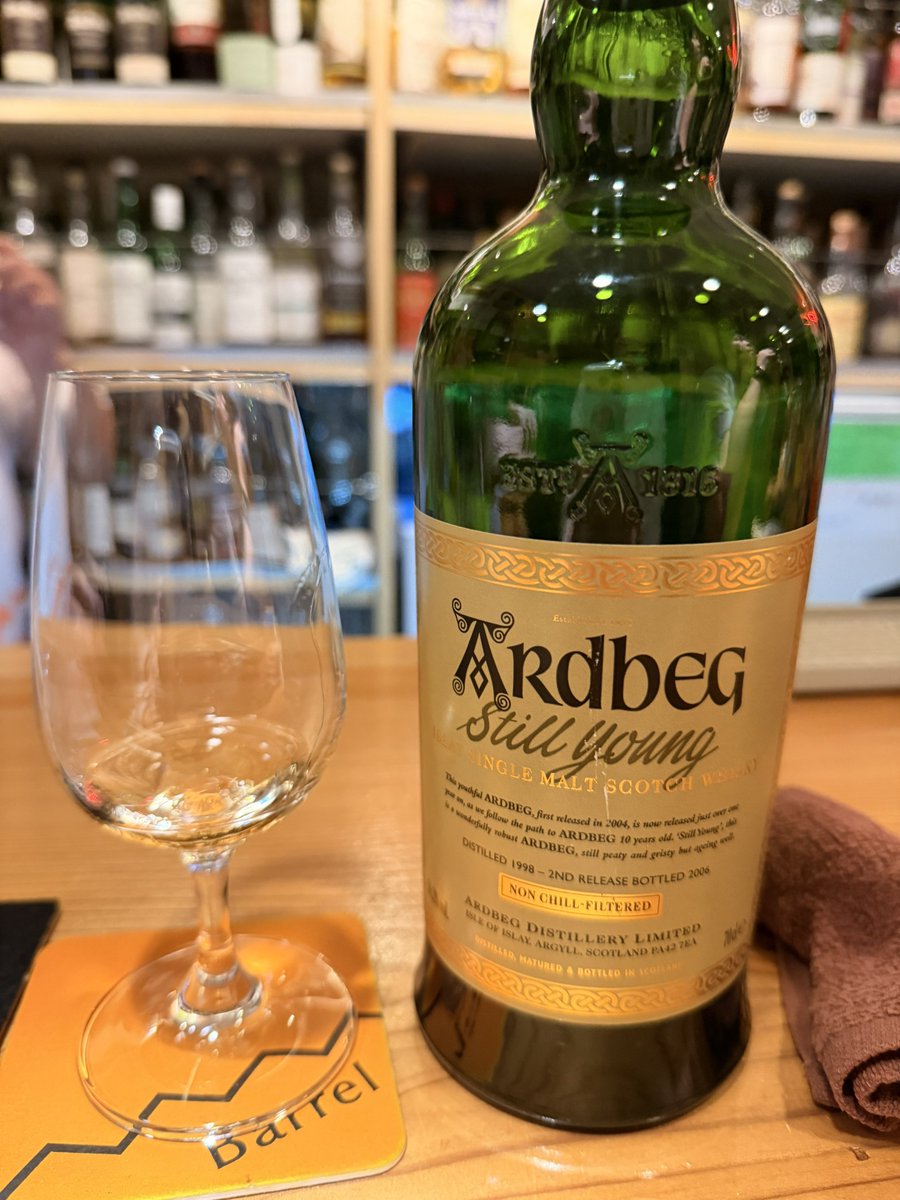 kanroame_aion's tweet image. 昨日は蕨のバーBarrelさんに知人を連れてお邪魔しました！初むぎちゃんデーとても楽しかったです！またお邪魔します！
#Barrel