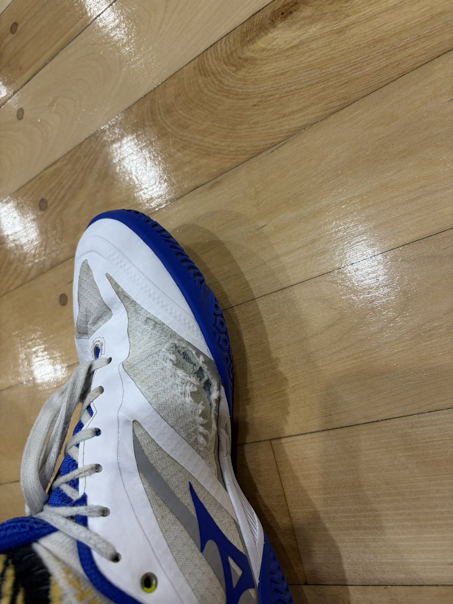 履いて3ヶ月
そこの部分が壊れたかー😭
2足目購入済み
東京選手権予選どうするかなー…😩