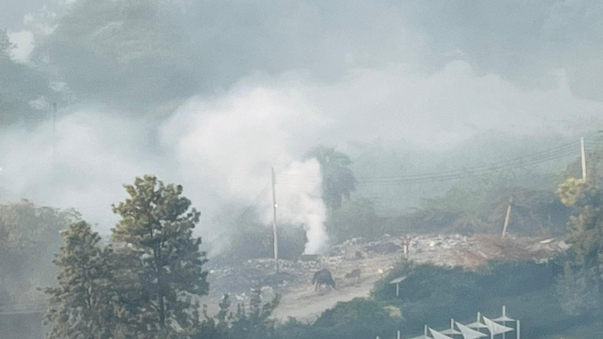 bisensinghs's tweet photo. @MukeshSharmaMLA @cmohry 

Sir,

This is unsettling issue of Garbage burning in Gwal Pahari. Each morning and evening we are facing this cruelty, our kids and families get exposed to this pollution. 

@CPCB_OFFICIAL @Haryana_spcb @MunCorpGurugram @CAQM_Official https://t.co/SuBXmK3fCZ