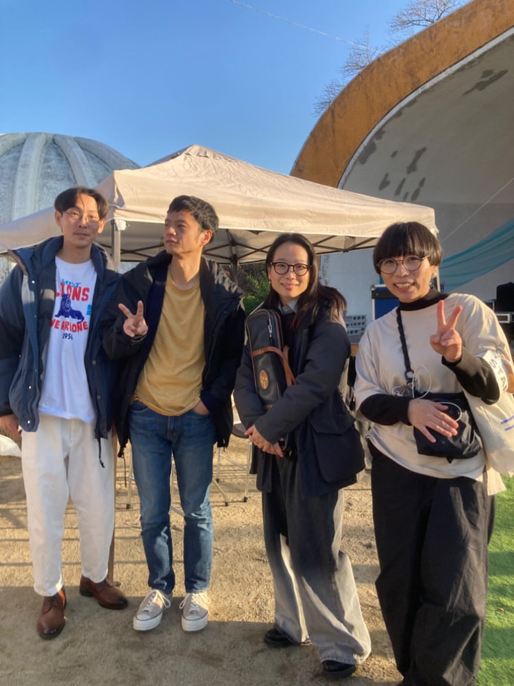 昨日は大阪池田で「おとといっしょ」というイベントに呼んでもらいました🌞

池田でカフェを営んでいる元ライブキッズのご夫婦が企画した、大人も子供も楽しめる入場無料の野外イベント🫶

沢山の人がニコニコ楽しんでいて最高だったなぁ。