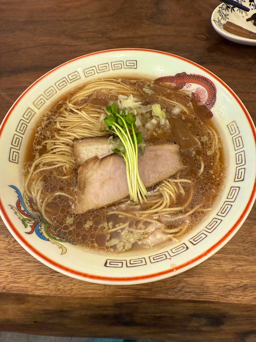 kemari34's tweet photo. 麺尊RAGE RAMEN WANTO
牡蠣中華そば、牡蠣替玉

牡蠣のコクがすごい、替玉はもうそのまま食べれちゃう https://t.co/pFP8LFrw1D