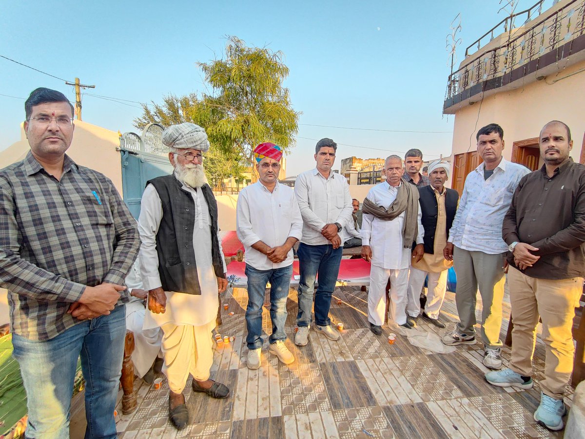 HariramBana_'s tweet photo. विगत दिवस श्री डूंगरगढ़ विधानसभा क्षेत्र के गांव सत्तासर में रामूराम जी सारण के पारिवारिक वैवाहिक कार्यक्रम में शामिल होकर शुभकामनाएं प्रेषित की!!

#Dungargarh #Sattasar #Shubhkamnayein https://t.co/WvJXzUMYEq