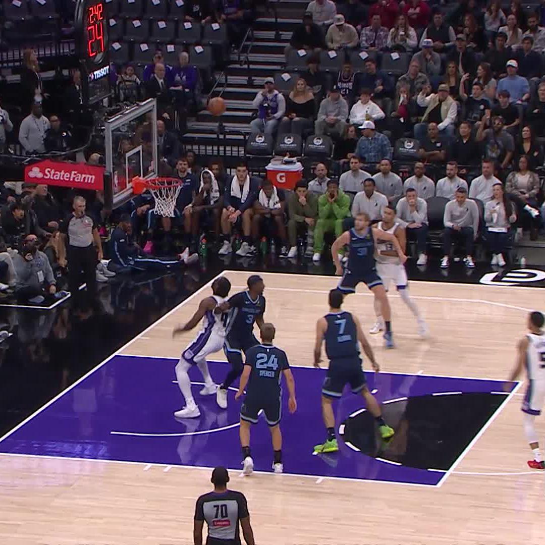 Precious caps a 12-4 Kings run 👑 