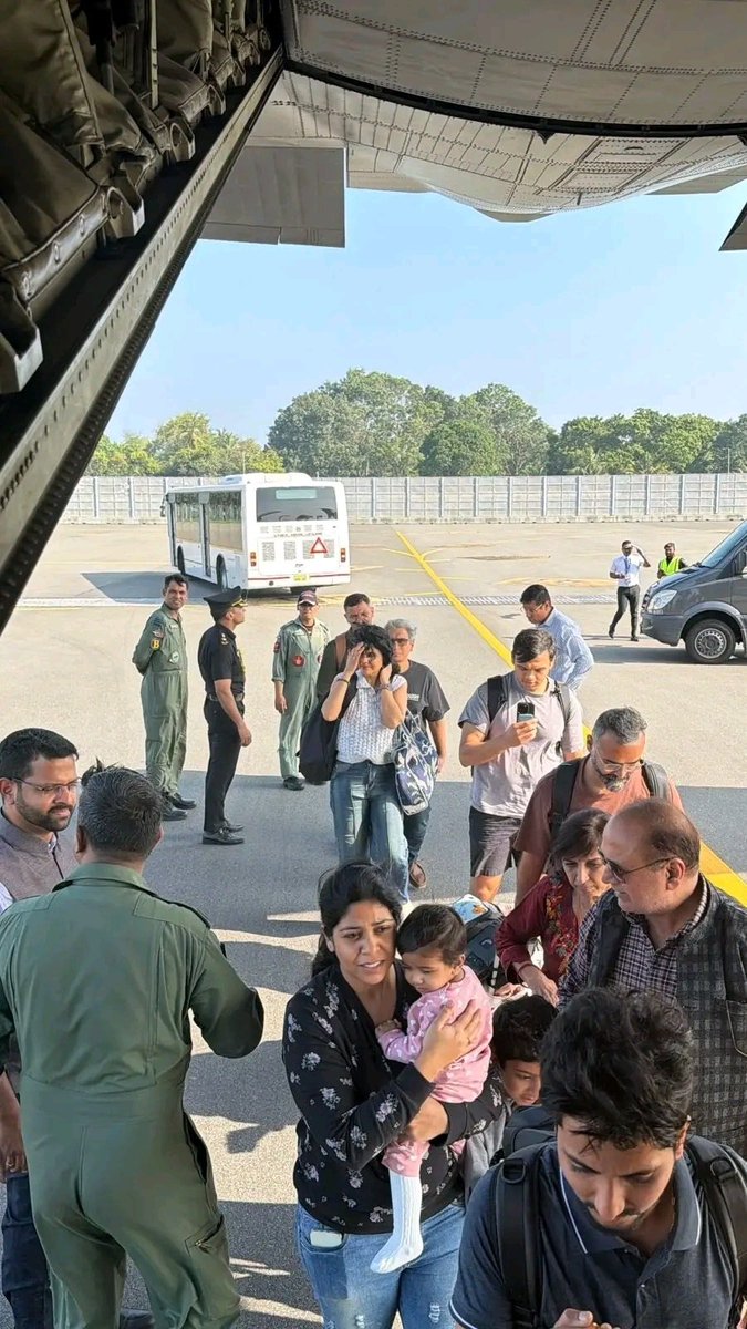 All Indian tourists who were stranded in Sri Lanka have departed for India aboard the Indian Air Force aircraft that arrived in Sri Lanka to deliver relief assistance. #lka #Srilanka #SriLankaFlood #SriLankarains