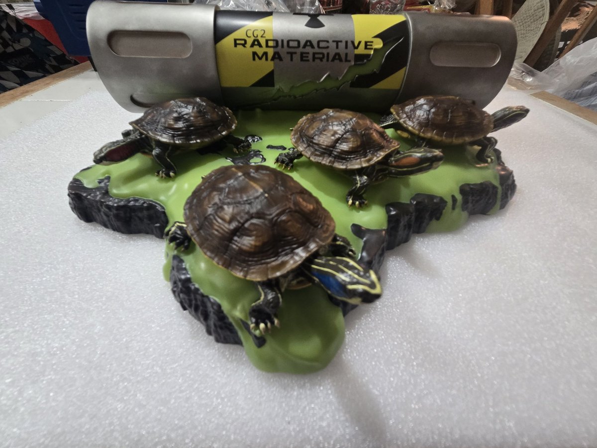 SteveC_3rd's tweet image. I&apos;ve been waiting a while for this to finally get home. Base is magnetic so they won&apos;t slide off lol. #TMNT #CHC