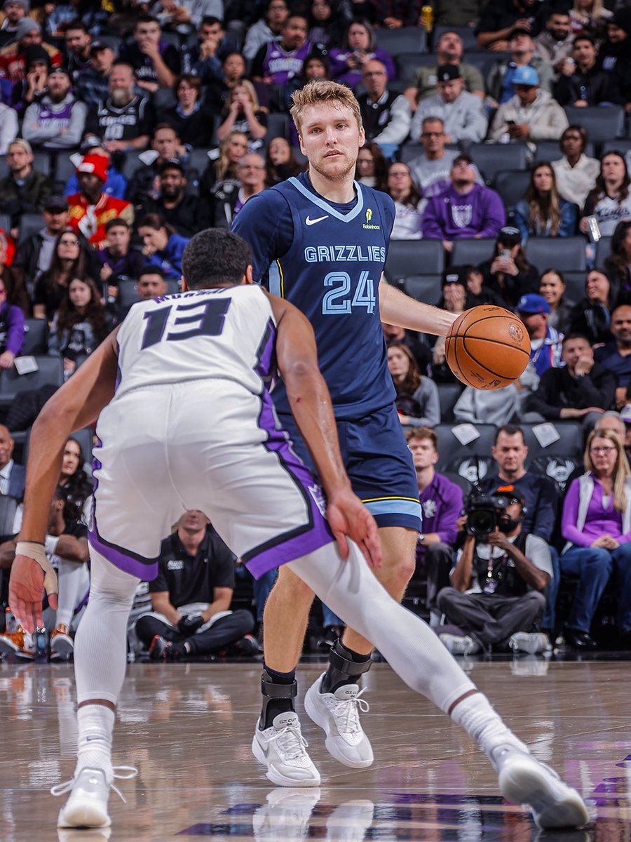 12 minute battle ahead 🐻

📺 @FDSN_Grizzlies

END Q3 | MEM 83, SAC 87 