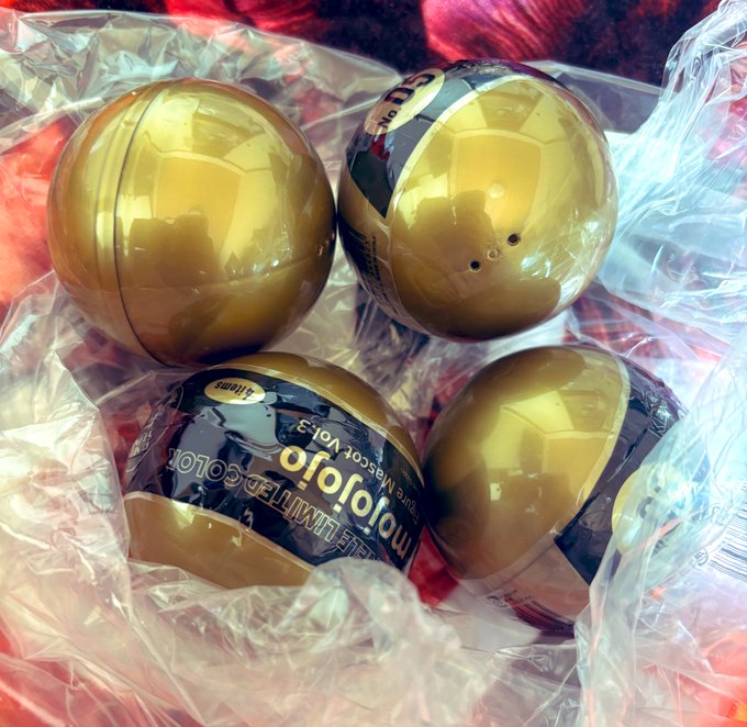 巷のサブカル界隈で話題の mojojojo、
限定カラーを通販で無事勝ち取り!
しかも被りなしでゲットできて最高🥳✌️ 