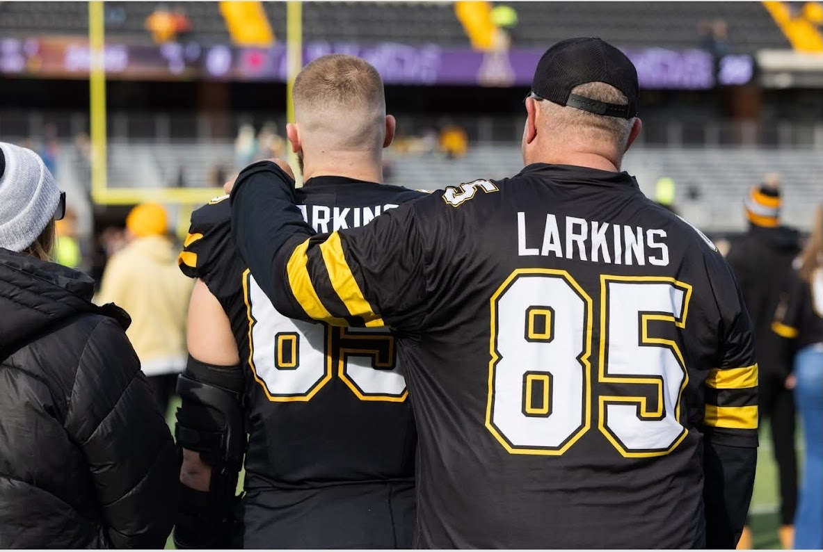 Andy Larkins tweet media