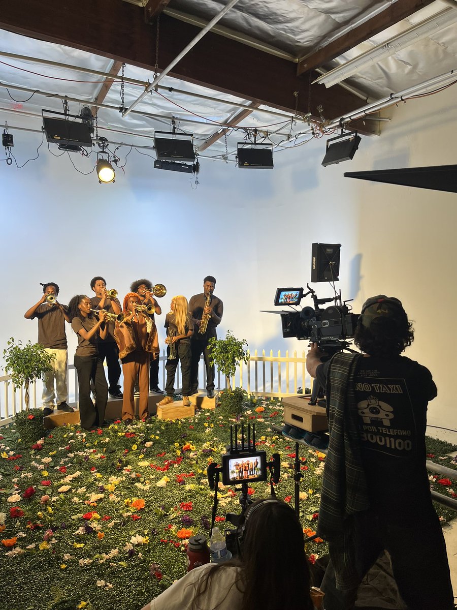 redveil's tweet image. my fourth album SANKOFA is almost out man, this shit feels so surreal. many many long days in the studio i was praying to be able to skip ahead to this day. now it’s approaching and it feels like it’s coming so fast. thank u guys for sticking with me