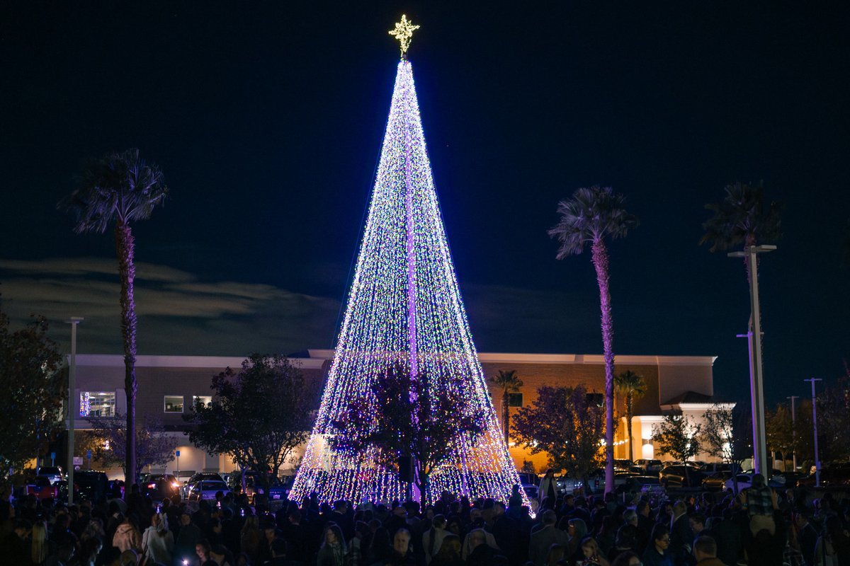 PaulChappell's tweet photo. Annual lighting of the Christmas tree at @lbc_today! Praying to point many in our community to Christ this Christmas season! https://t.co/MttGWZMIOA