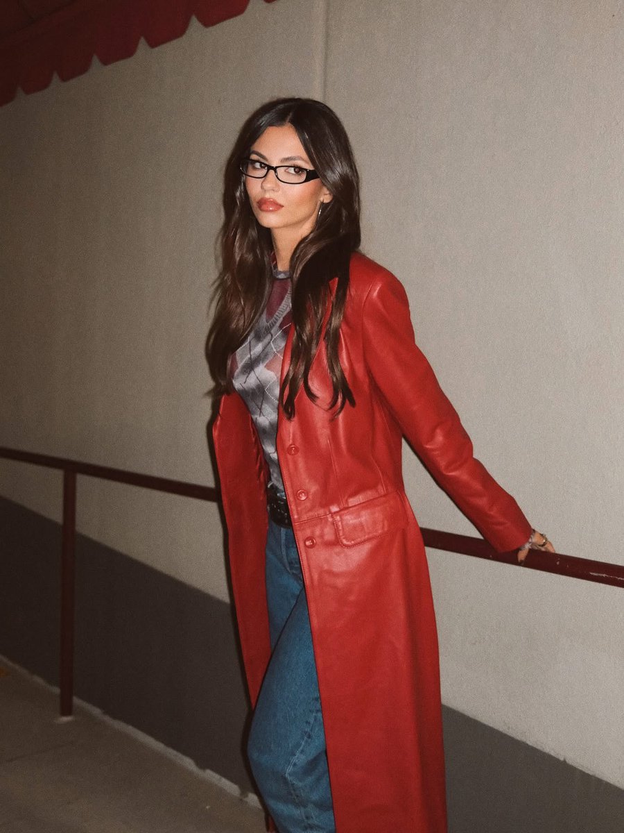 Victoria Justice tweet media
