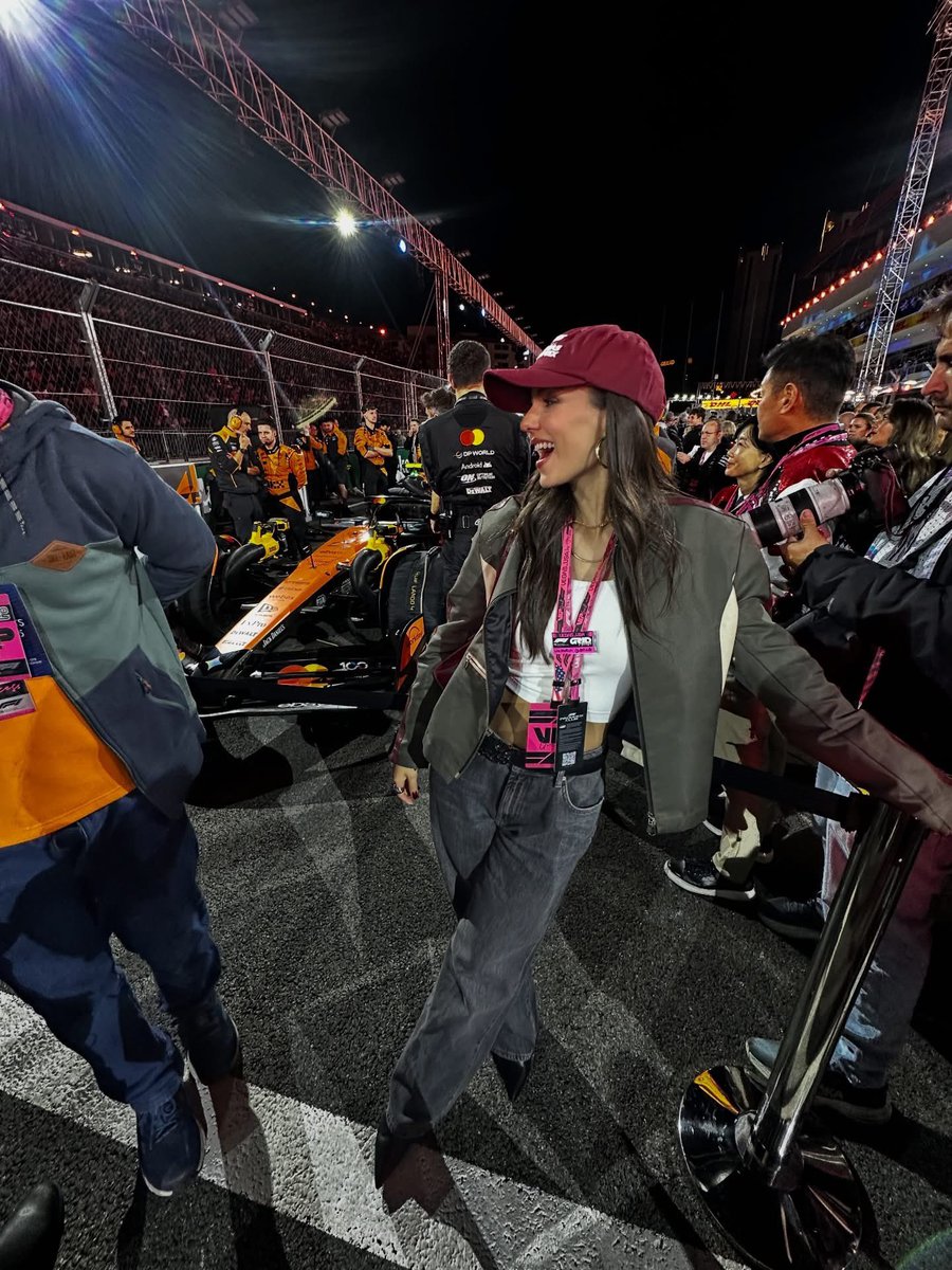 Victoria Justice tweet media