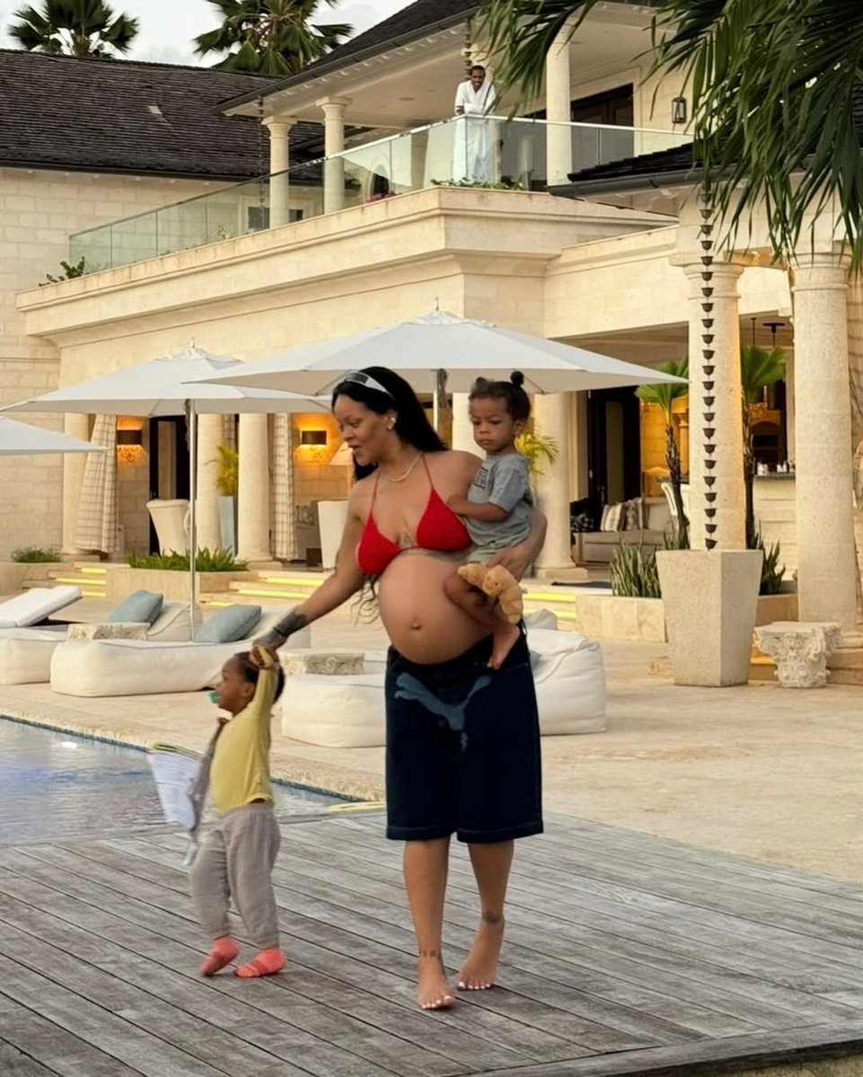 ComplexStyle's tweet image. Rihanna and her babies ❤️