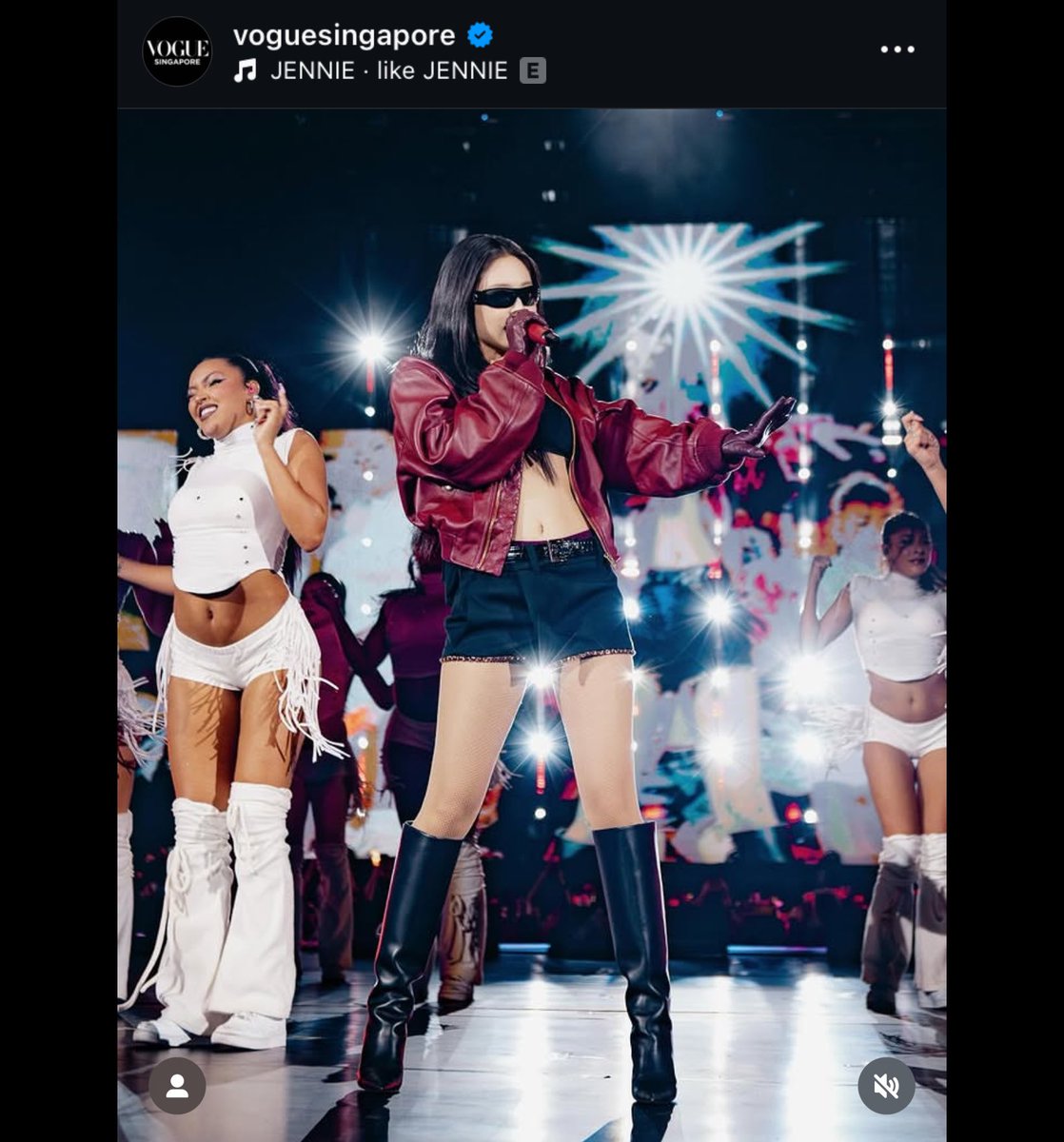 Uitedi's tweet image. those 3 days in singapore were all about her lmao vogue were actually gagged