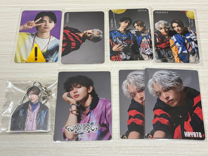 mimi_33_ear's tweet photo. ONE N' ONLY ワンエン AMAZONIA 特典  HMV タワレコ 生写真 アクキー ステッカー 交換

【譲】
TETTA EIKU HAYATO NAOYA
＋
期間限定楽天 EIKU HAYATO各1所持予定

【求】
REIもしくは集合なんでも
ユニットはえいれい優先

郵送📮
お気軽にお声掛けください⸜🙌🏻⸝‍💕
#ワンエン交換 https://t.co/cSrpvFCQaU
