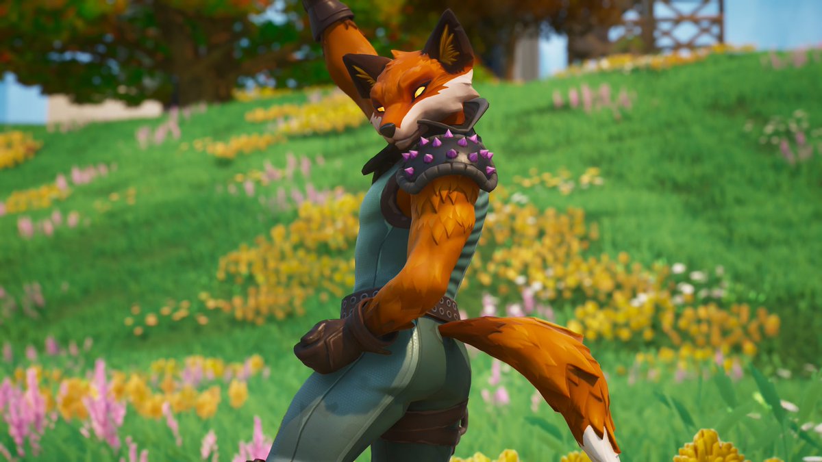 FennixPosting's tweet photo. would you folks want stuff that's a little more like this or would just a photo of his ass suffice https://t.co/AyNtiyVAIL