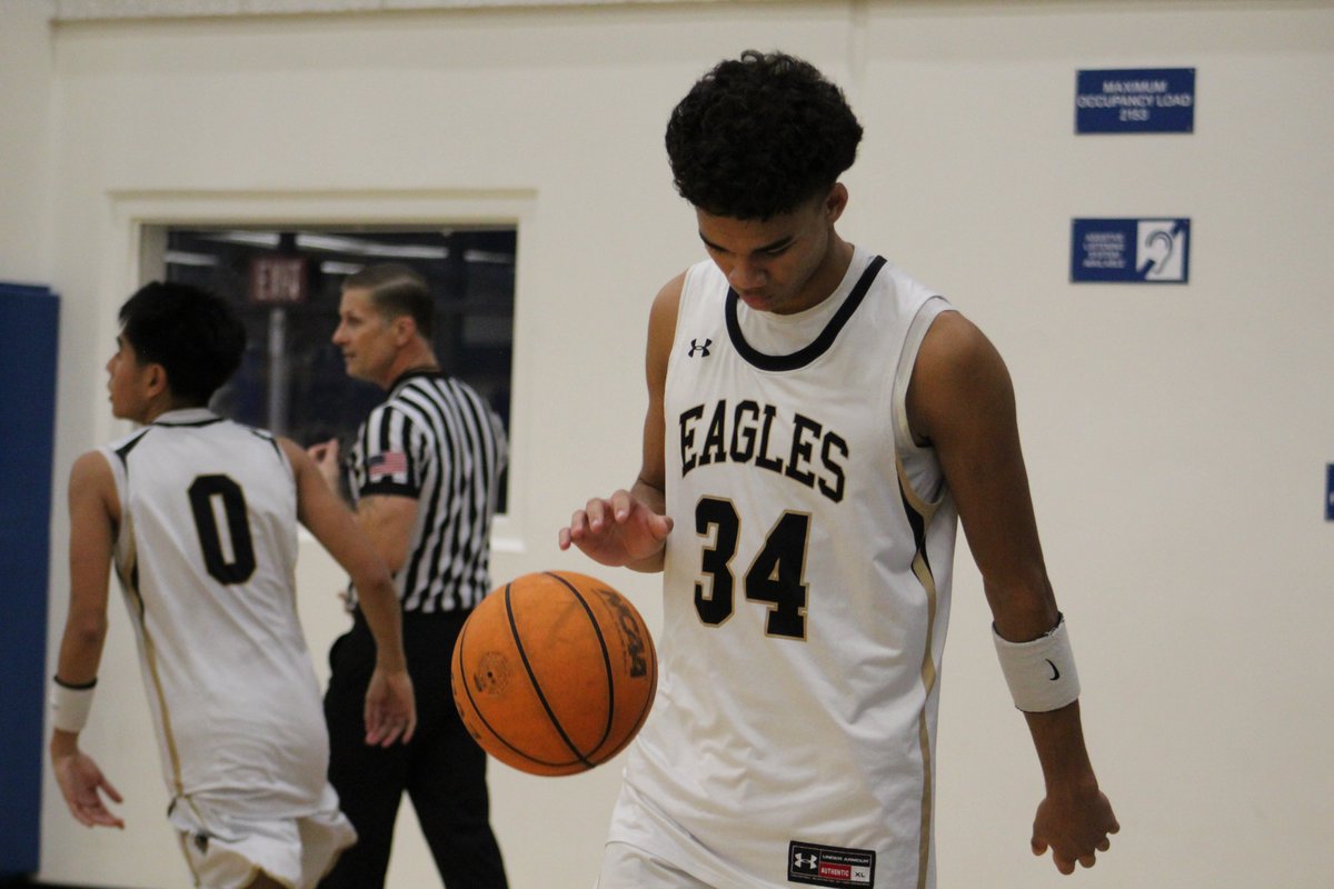 ALMSeditor1's tweet image. The Enochs Eagles defeated the El Capitan Gauchos last night (11/29) to begin the season 4-0. You can read about their performance at the link below in the newest article by #averagelocalmediasports reporter Grace Gallegos.
#Enochshigh #highschoolhoops @ElCapBasketball…