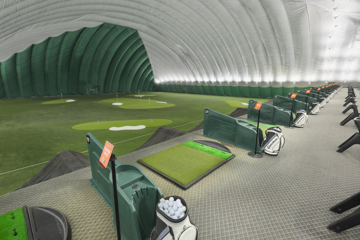 TSGolf's tweet image. Train year-round at the Sportsplex at Turning Stone!
Enjoy our indoor driving stations, short-game area, and tennis, pickleball, and racquetball courts.

Ready to play? 👉 spr.ly/60127iA3A