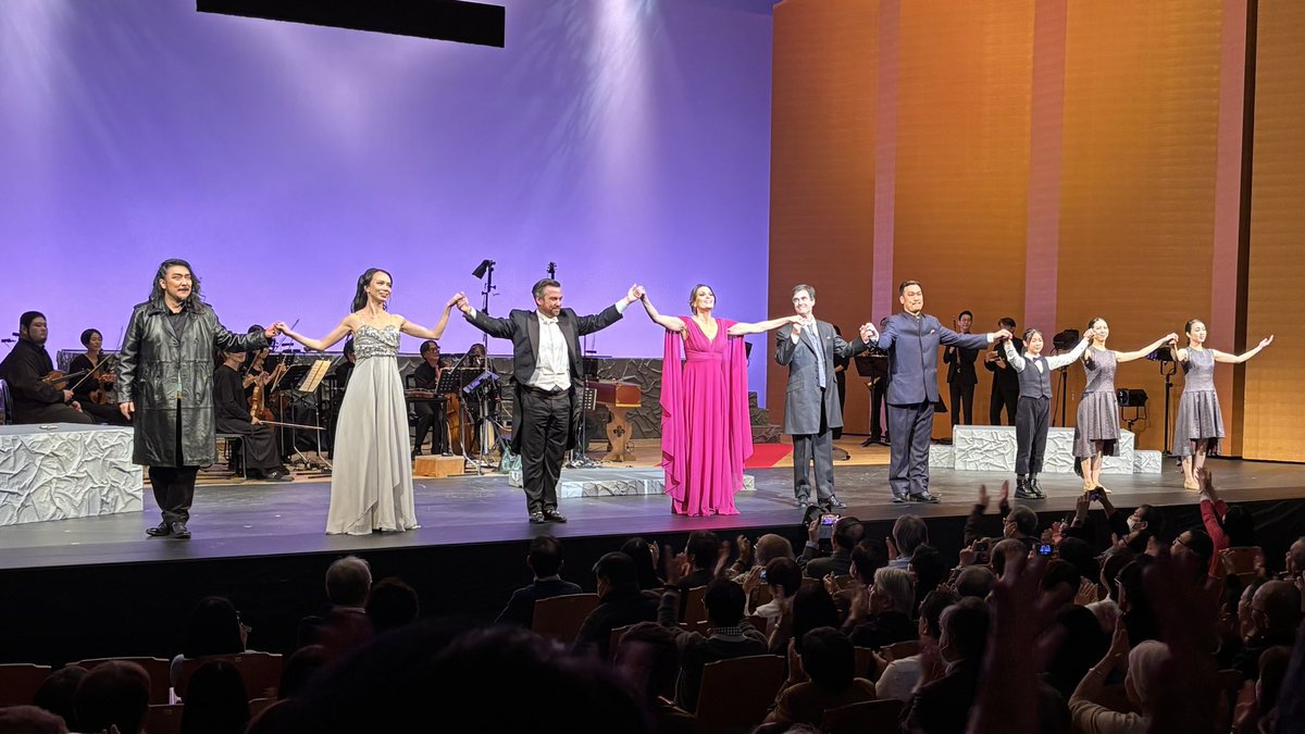 mariak_mezzo's tweet photo. 北とぴあ国際音楽祭『ロデリンダ』、昨日無事に終演しました！本当に奇跡のようなチームに恵まれて、毎日のお稽古がとっても楽しく、充実していました🥹
ご来場くださった皆様ありがとうございました✨
来年に向けてまたオランダで精進してきます🔥🔥🔥 https://t.co/avuWwZRtqg