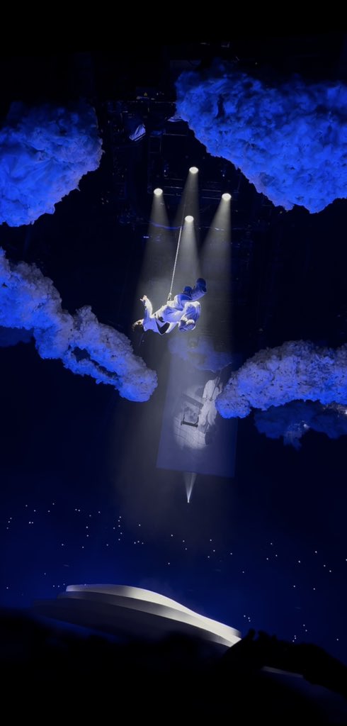 Xq te gusta tanto Humbe ? Que hace el wey? Vuela o que ? 
Literal Humbe: