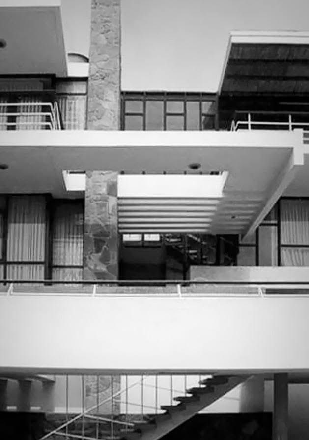 TRES60Blog's tweet image. Casa Pye, obra de Walter Weberhofer y Benjamín Velasco proyectada entre 1957 en Santa María del Mar, en Lima (Perú).

#midcenturyhouse #modernarchitecture #arquitecturamoderna #formamoderna #CasaPye #WalterWeberhofer