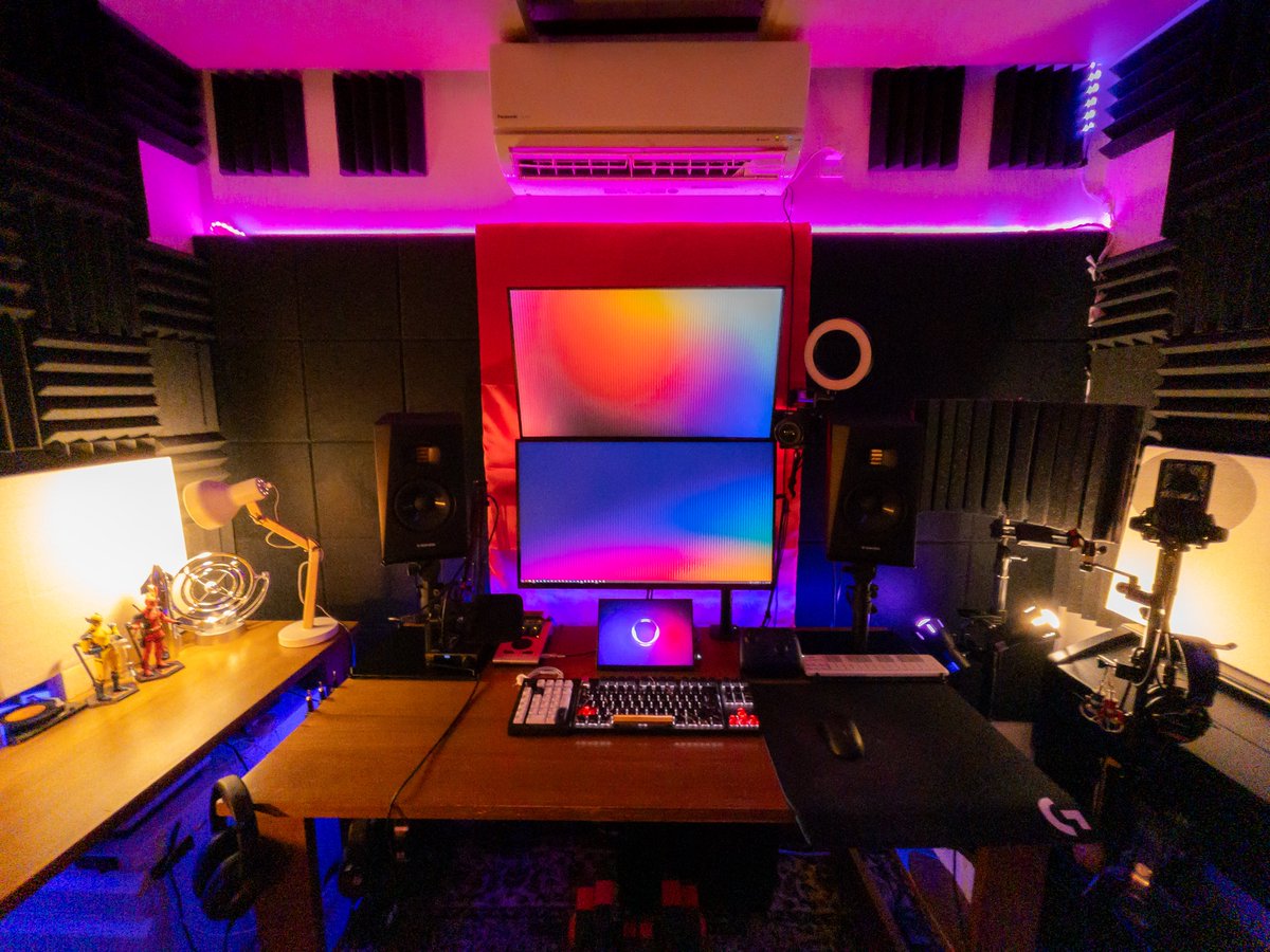 Xeyuz's tweet image. なかなかいい感じの部屋では
#desksetup #mancave