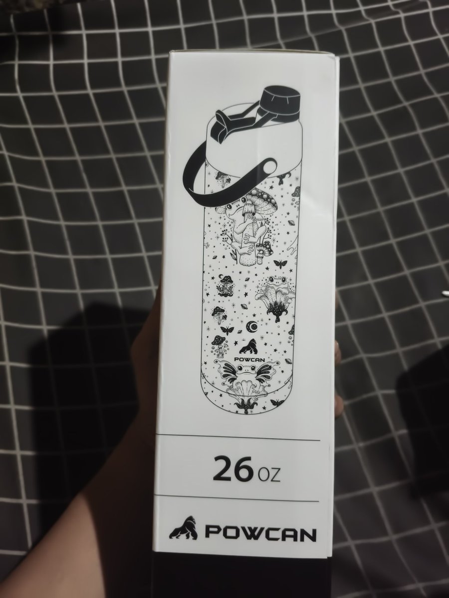 dancewithell's tweet image. Siapa sangka.. awet bgt dingin dan es batunya. Masukin es batu dari Minggu 30 November jam 17.00 dan itu tadi hari ini Senin 1 Desember jam 9.30 es batunya masih. Mereknya Powcan yaa.

 Mana dapet harga dari 150k jadi 60k 😍