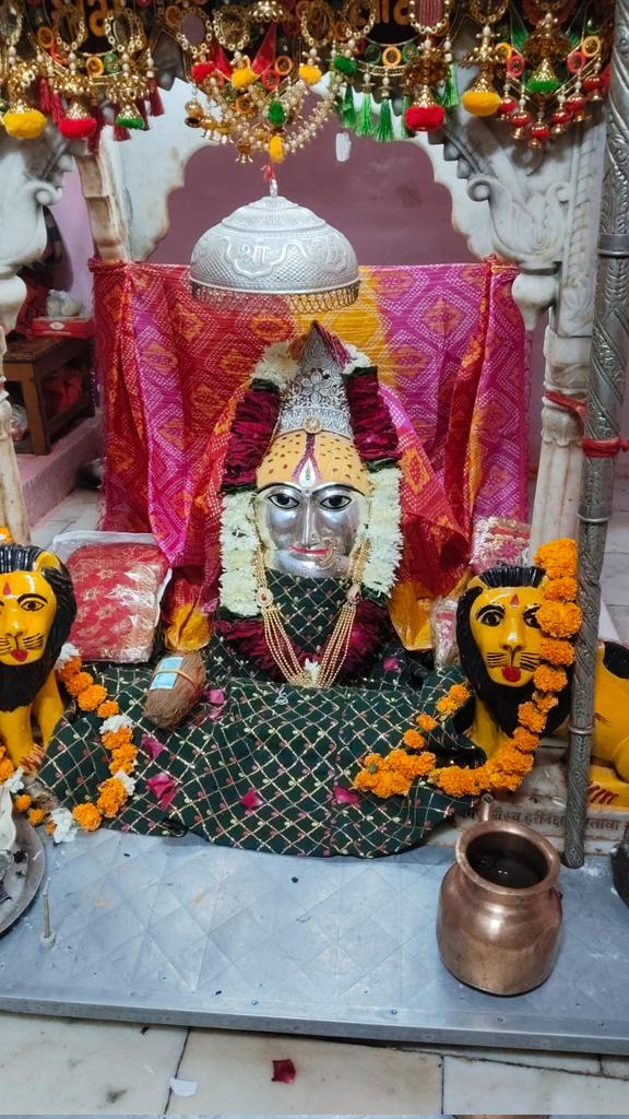 🚩शक्तिपीठ श्री गोठ मांगलोद धाम🚩 
_दधिमति माता जी मन्दिर जायल नागौर (राजस्थान)_ #TejRan

*_आज के दर्शन - 1 दिसम्बर 2025_*
_मार्गशीर्ष शुक्ल पक्ष - एकादशी सोमवार_
#mokshadaekadashi

🌹*_ॐ श्री दधिमथ्यै नमः🌹_

#GoodMorningXFriends ✨️