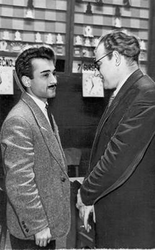 JustChessSports's tweet image. 25th Soviet Chess Championship, Riga 1958.

Grandmasters Bukhuti Gurgenidze and Semyon Furman (01 December 1920 - 17 March 1978)

chess.com/blog/simaginfa… 

#chess #ajedrez #scacchi #schach #echecs #xadrez