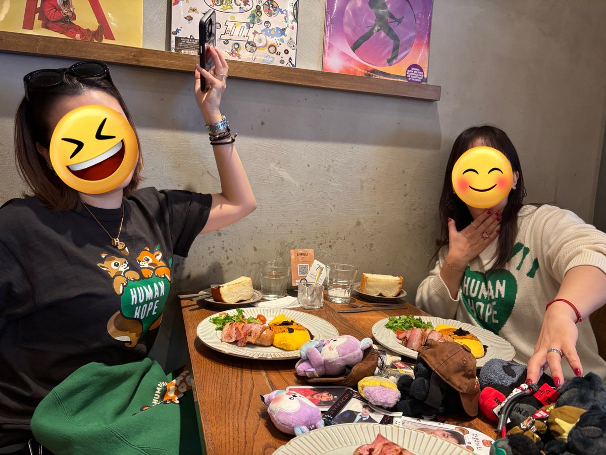 HAPPIshare0218's tweet image. 今日はホビペンの集いin名古屋だったので、HUMAN HOPEにお初、袖を通しました〜💚ミ
集まれてよかったー！
楽しかった〜！
ありがと〜😙

#jhope #HUMANHOPE
#jhopexHumanMade 
#wearingjhopestyle
#HUMANMADE