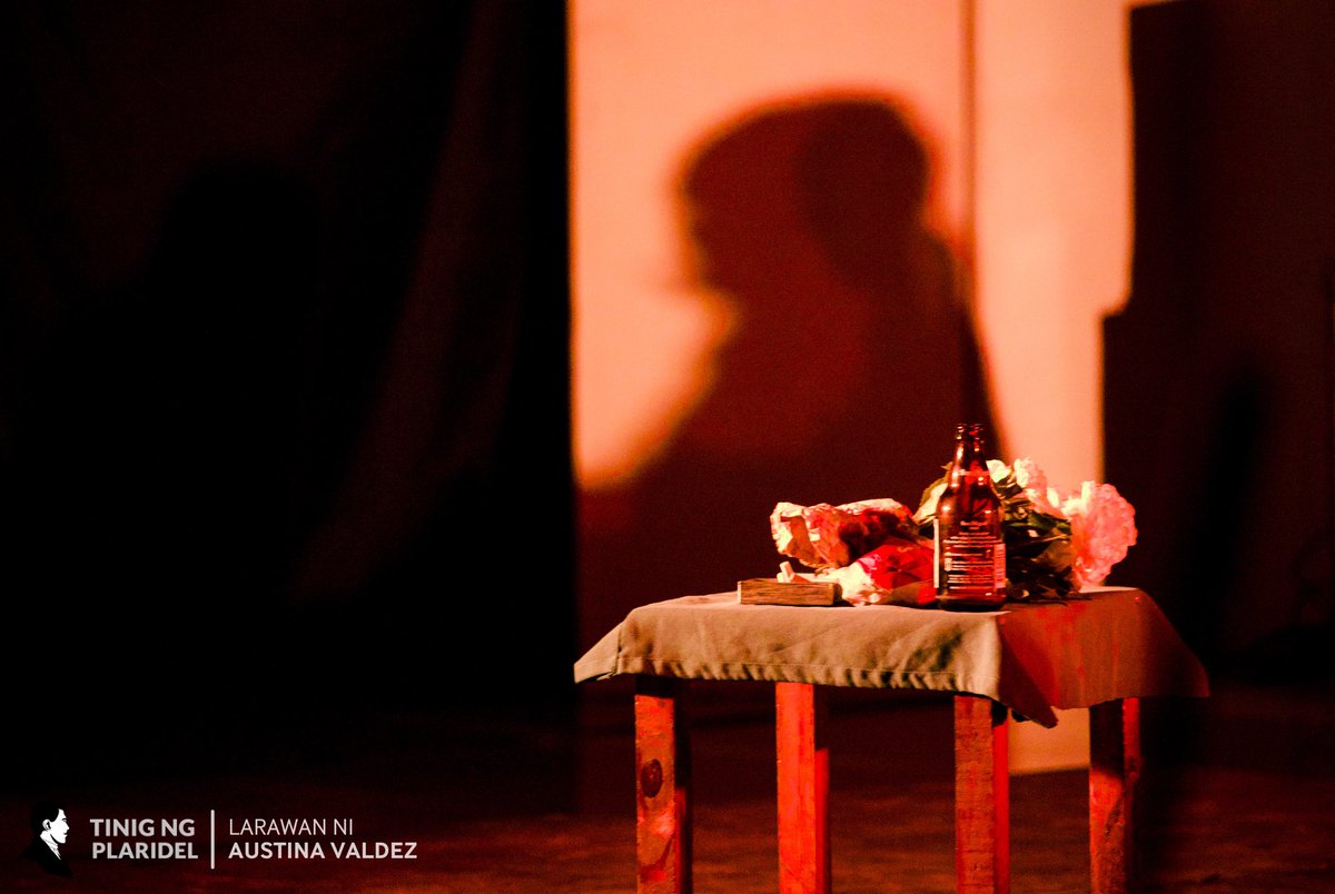 tinigngplaridel's tweet image. ICYMI: Itinanghal ng The UP Repertory Company ang twin bill na “Pagkagat ng Dilim” sa Parola UP Fine Arts Gallery mula Nobyembre 27 hanggang 29.

Ang “Pagkagat ng Dilim” ay handog ng The UP Repertory Company para sa kanilang ika-53 theater season.

#PagkagatNgDilim
#AgawEk53na