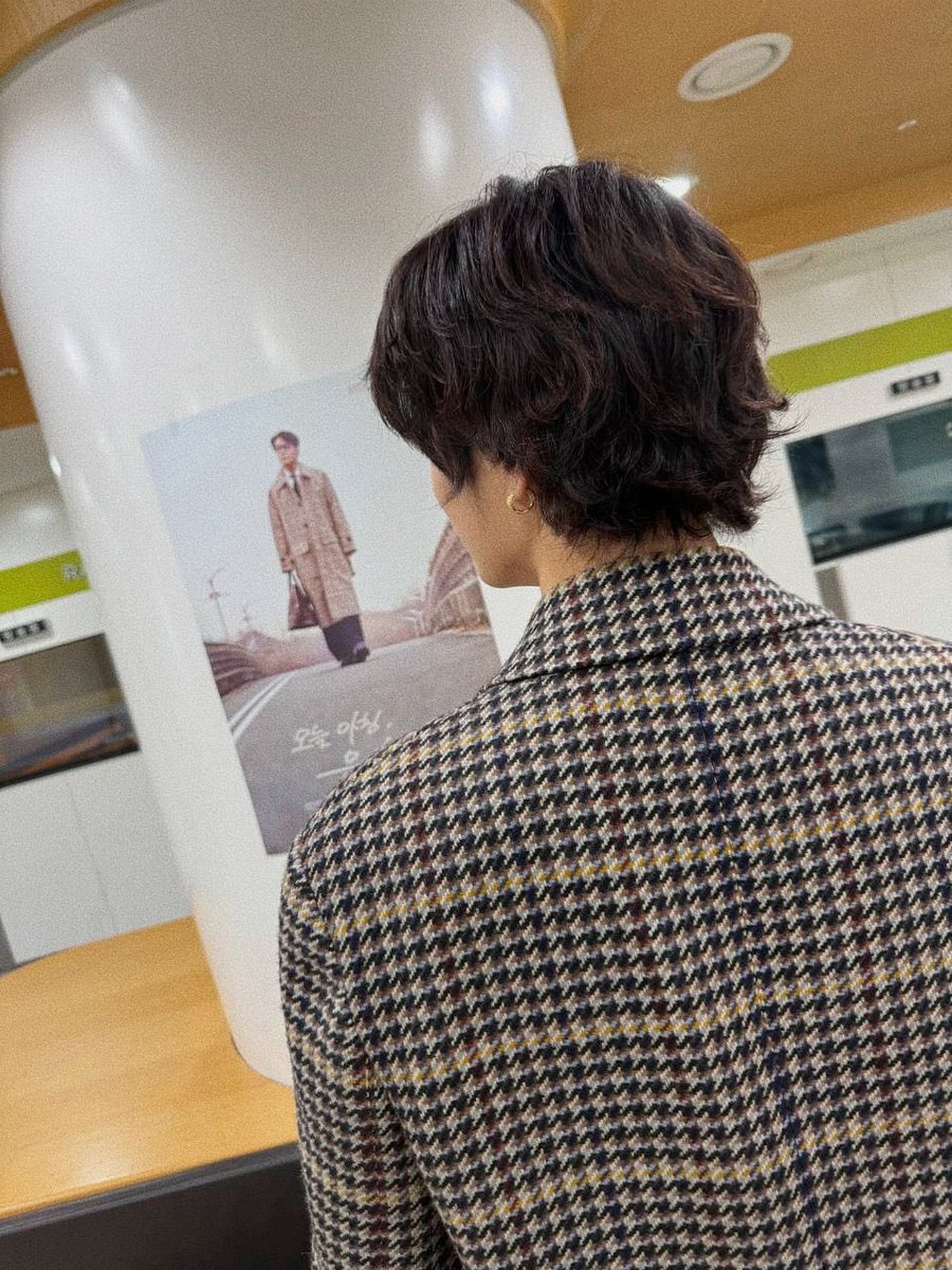 antoenlee's tweet image. Copying my father&apos;s style through and through!