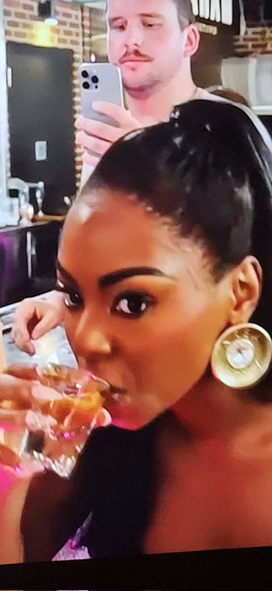 PRuff04's tweet image. #RHOP  Damn, K and that wig is popping off. Girl, but why?