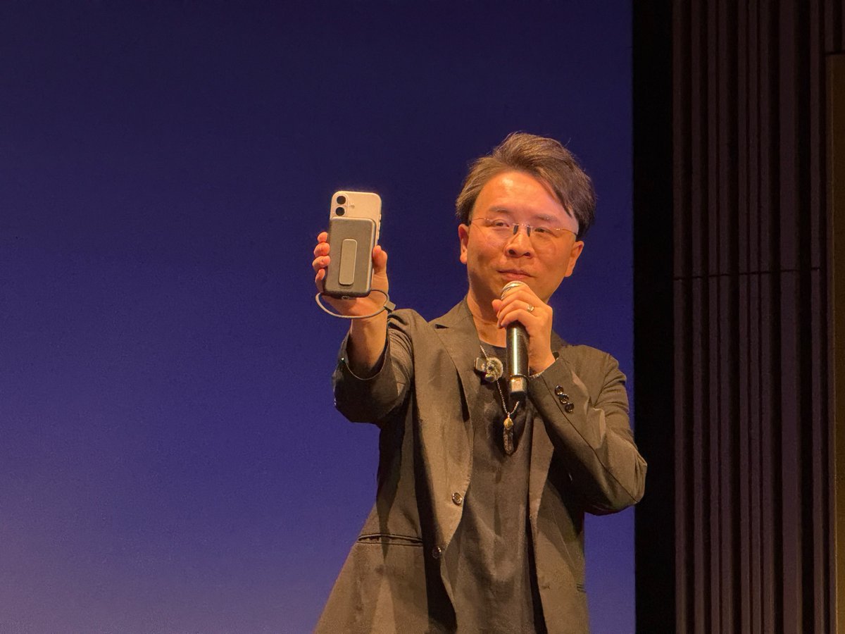 XRKaigi's tweet image. 新製品「XREAL S1」「XREAL NEO」登場！
本日から予約開始！🔥

#XRkaigi2025 #XREAL