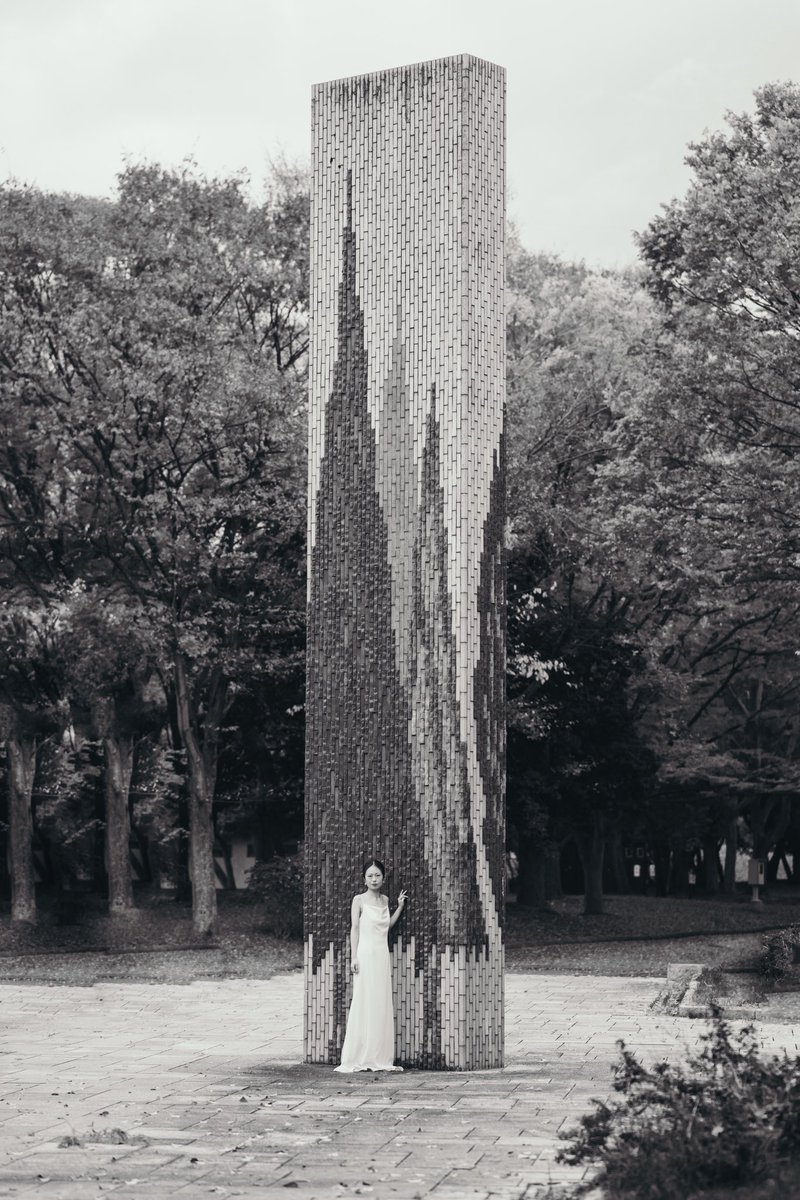 写真は、撮り手が目の前にあるものをどう見てるか見えてるか、だと思う。それを形にするもの。

技術や機材はあくまでそれを実現するためのもの。もちろん手段、機材で新しい見え方を発見する場合もあるし大切やけど、