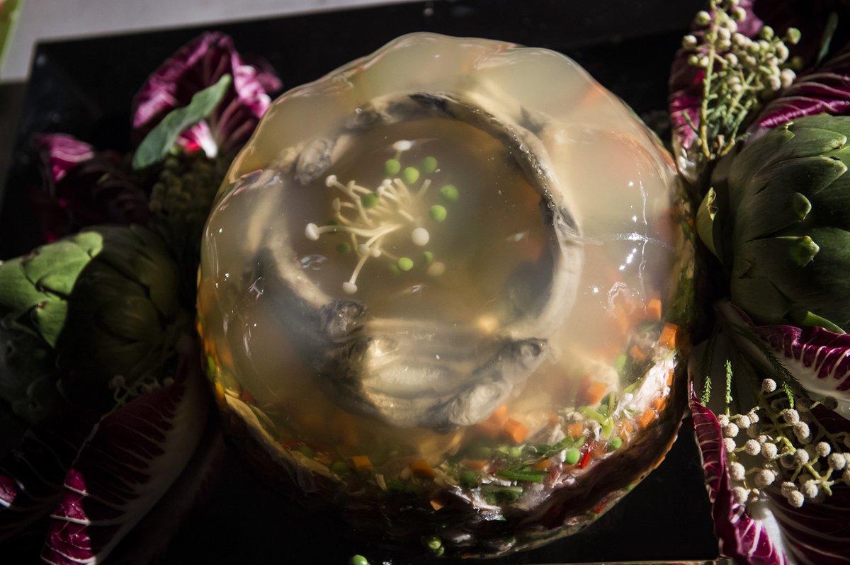hannibalsource's tweet photo. 2.12 "tome-wan", food styling by janice poon https://t.co/90DDqusqyU