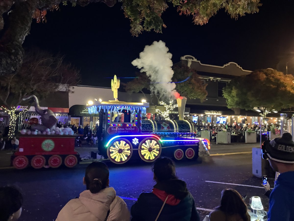 StepInfusion's tweet photo. Festival of Lights in downtown Los Altos is always a good time. https://t.co/buTEL7nD2f