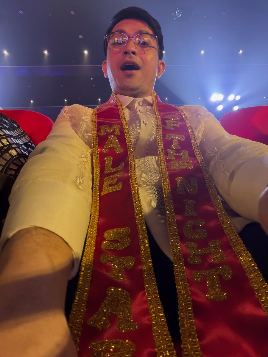 gmanetwork's tweet photo. MOVIE ACTOR OF THE YEAR NA, STAR OF THE NIGHT PA! 🏆🌟

LOOK: Kapuso Drama King #DennisTrillo wins Movie Actor of the Year for #GreenBones and is hailed as Male Star of the Night at the 41st PMPC Star Awards.

Congratulations, Dennis! ✨

📸: dennistrillo / Instagram https://t.co/sSur6WDMXi