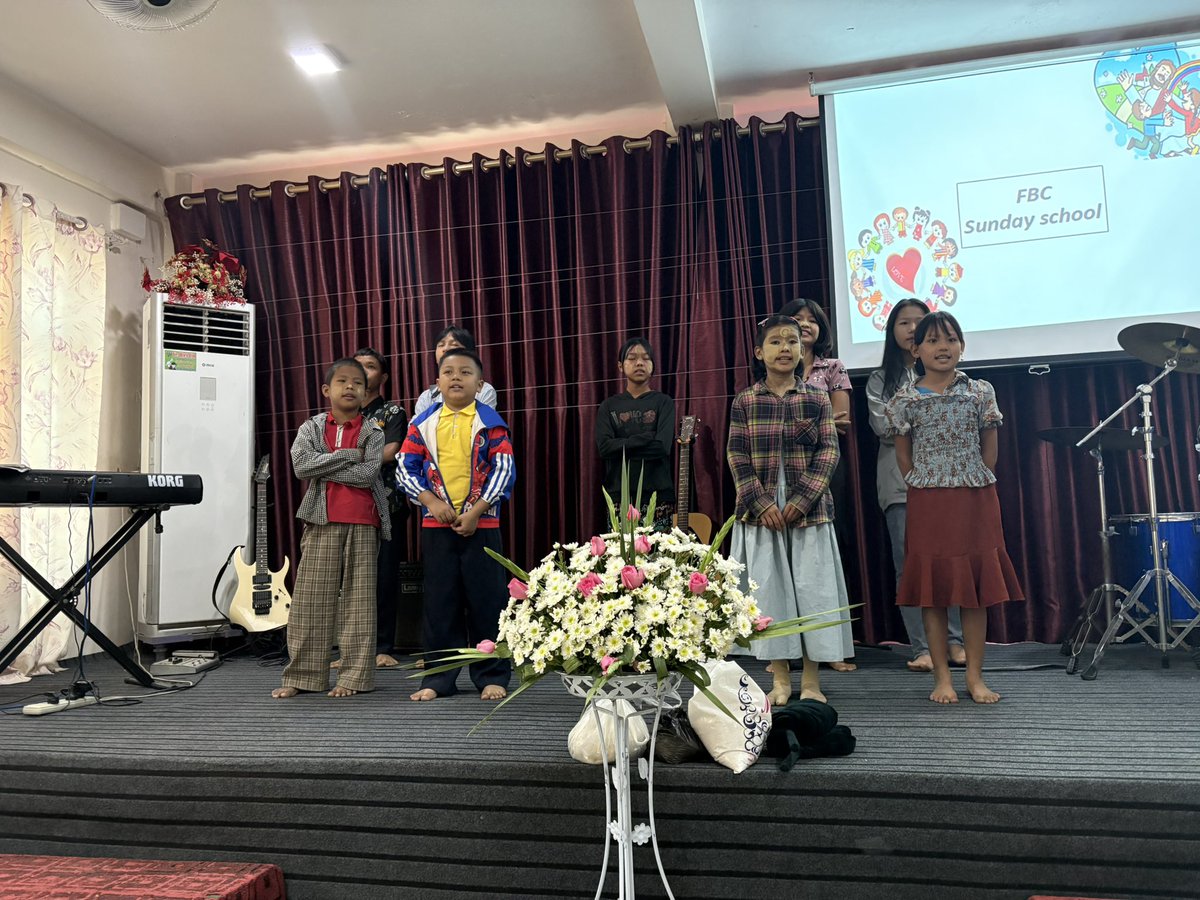 RobinBiak's tweet image. Sunday service