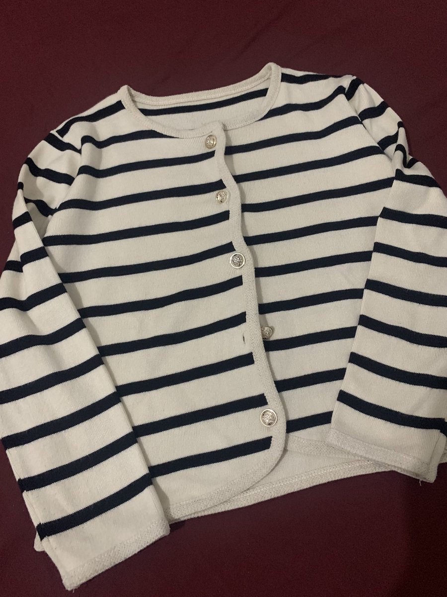 Bookluf00's tweet photo. @mockingcats Bisa oyen split pay ya
1. Cardigan BKK pink 58k 1x pake
2. Cardigan BKK Stripe 60k 2x pke
3. Kulot knit BKK gapernah dipake 70k tp kalo mau nego tipis gpp
4. Vest backless stripe BKK 30k https://t.co/6kAwAhIZ3t