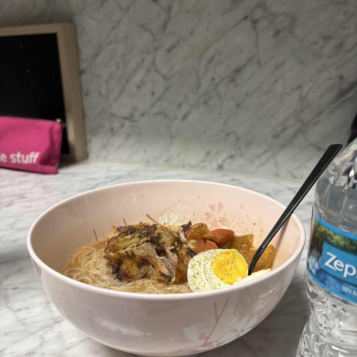 amrieulo's tweet image. i present : 
cornish hen pho :p